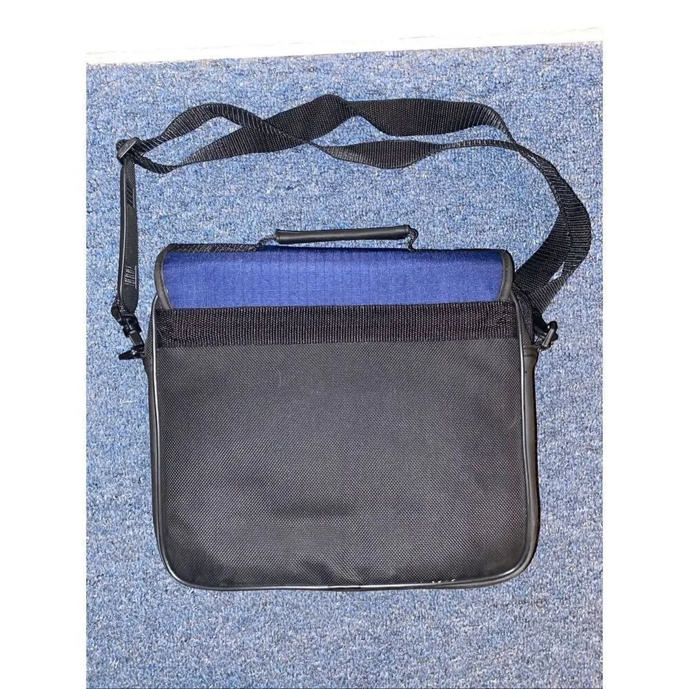 Icon crossbody medium messenger bag 12x11 black and blue
